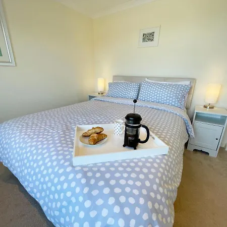 Sunnybank, Bay Holidays Holiday home